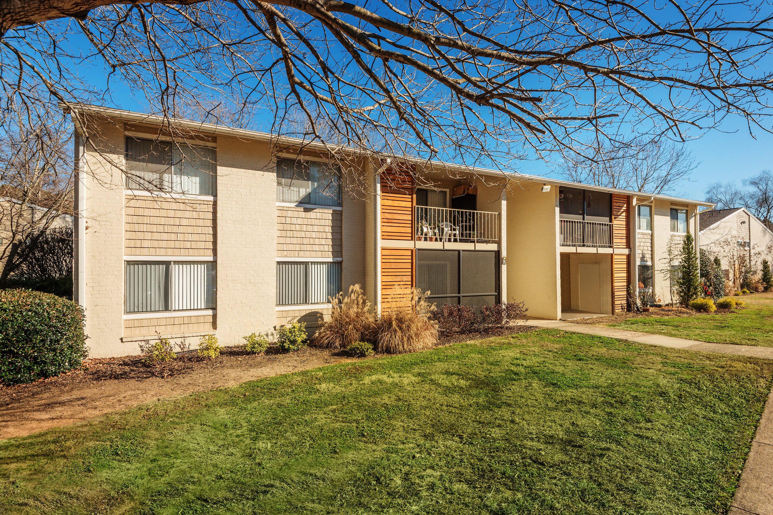 Berkshire Manor & Berkshire Manor West The Multifamily Advisory Group at Cushman & Wakefield